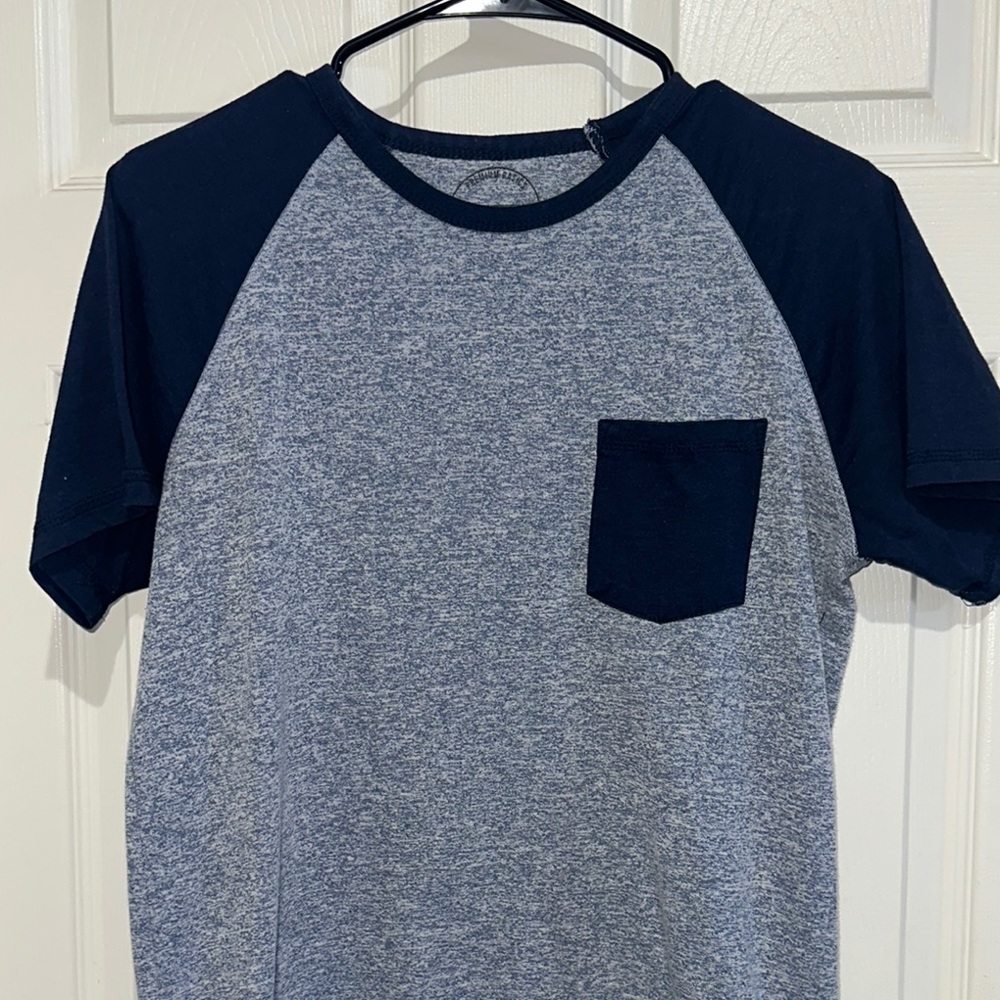 Men's Gray and Black Raglan T-Shirt